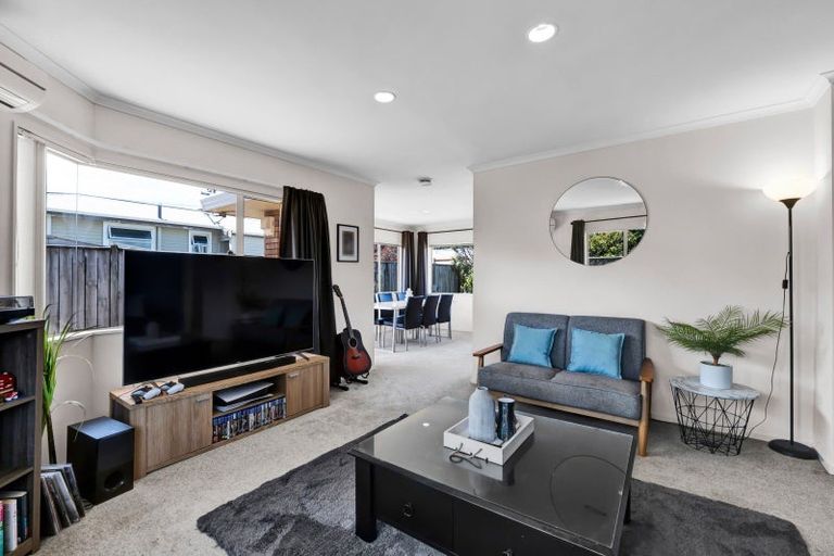 Photo of property in 301 Huatoki Street, Upper Vogeltown, New Plymouth, 4310