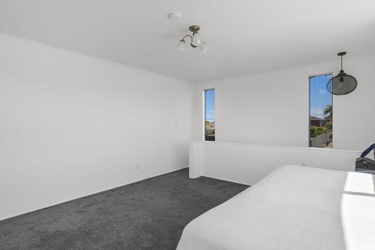 Photo of property in 11 Chester Street, Taradale, Napier, 4112