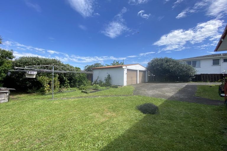 Photo of property in 60 Casuarina Road, Half Moon Bay, Auckland, 2012