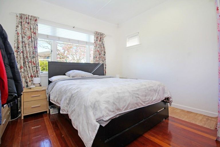 Photo of property in 74 Landscape Road, Papatoetoe, Auckland, 2025