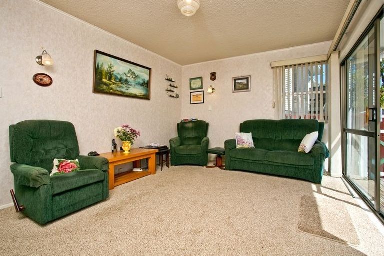 Photo of property in 103 Weldene Avenue, Glenfield, Auckland, 0629