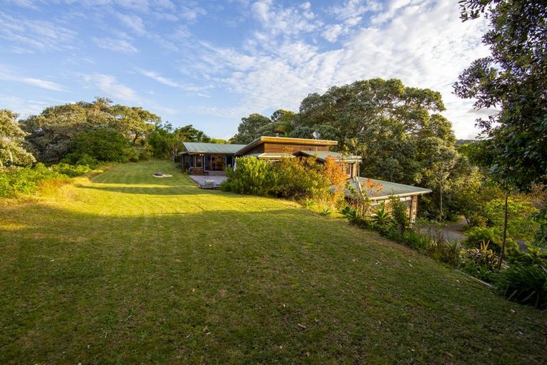 Photo of property in 679 Cove Road, Waipu, 0582