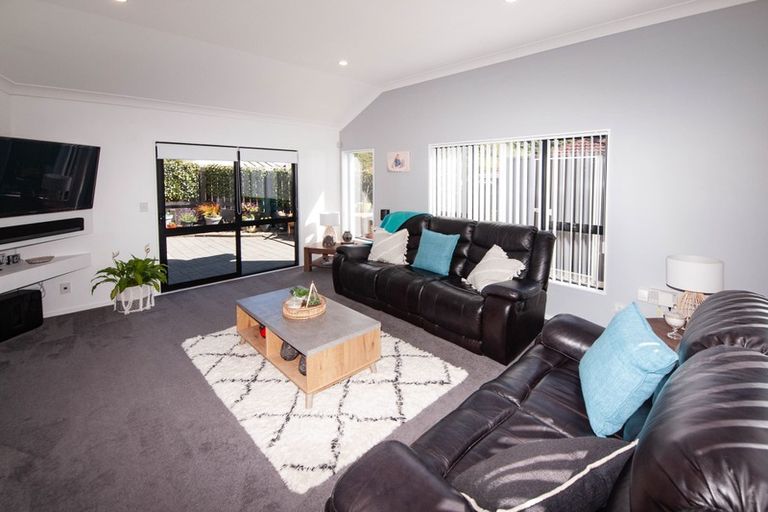 Photo of property in 74 Abilene Crescent, Churton Park, Wellington, 6037