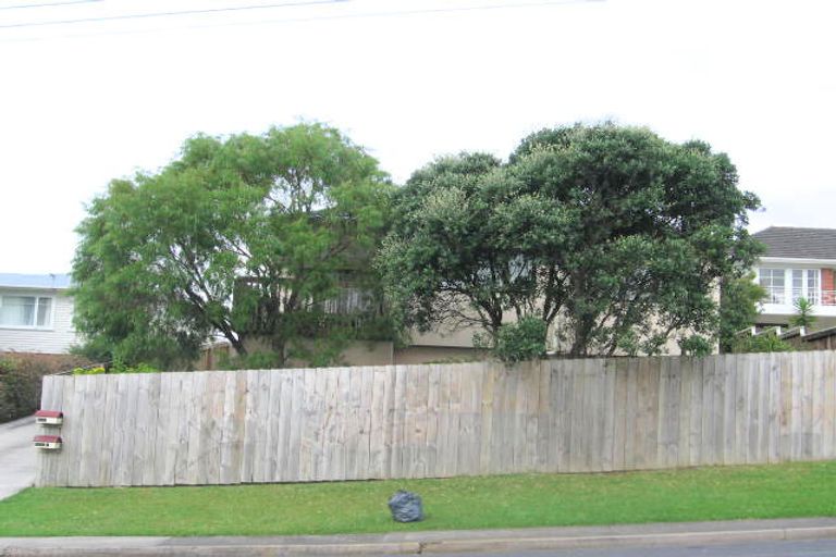 Photo of property in 130 Rosier Road, Glen Eden, Auckland, 0602