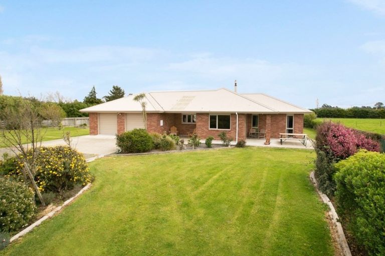 Photo of property in 268 Hughes Line, West Taratahi, Masterton, 5887