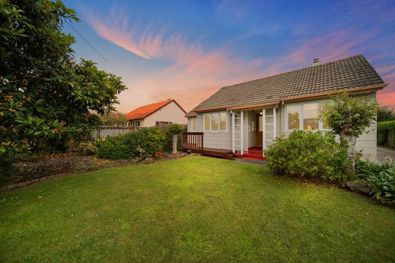 Photo of property in 10 Village Way, Ardmore, Papakura, 2582