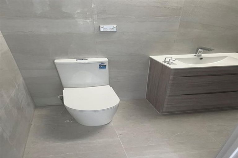 Photo of property in 25 Stitchbird Crescent, Papakura, 2110