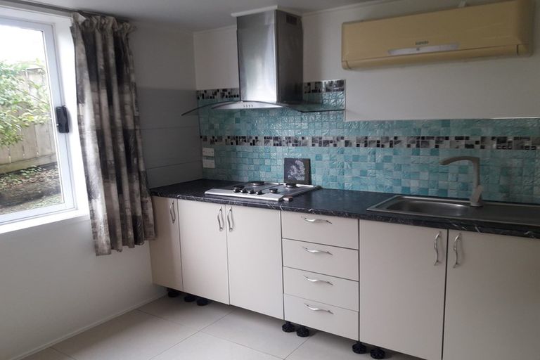 Photo of property in 12 Gledstane Road, Stanmore Bay, Whangaparaoa, 0932