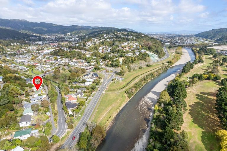 Photo of property in 19 Thomas Street, Stokes Valley, Lower Hutt, 5019