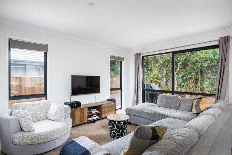 Photo of property in 10 Nukuroa Close, Waitara, 4320