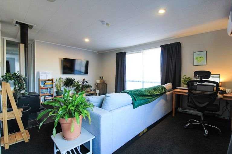 Photo of property in 32 Owhiti Street, Titahi Bay, Porirua, 5022