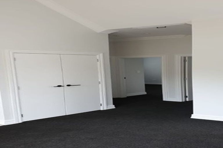 Photo of property in 53a Tauhinu Road, Miramar, Wellington, 6022