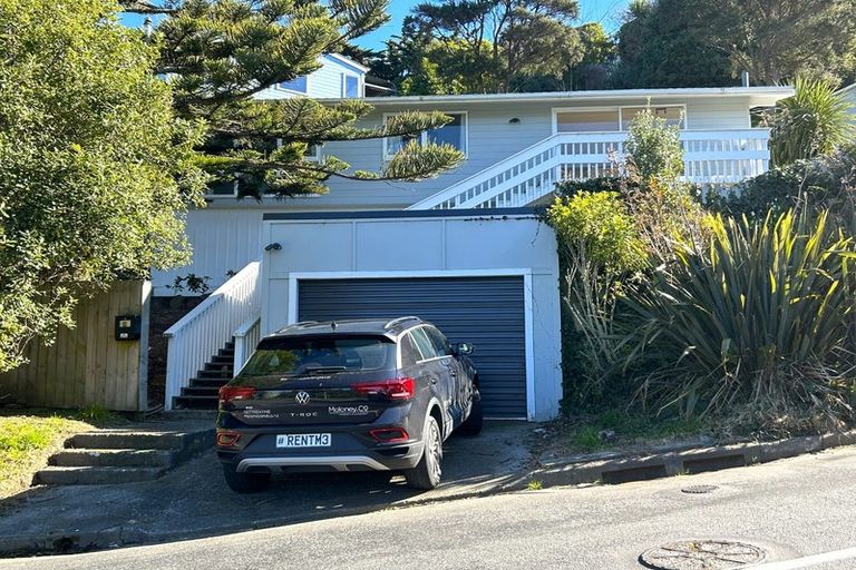 Photo of property in 12 Chartwell Drive, Crofton Downs, Wellington, 6035