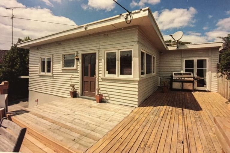 Photo of property in 1/58 Glencoe Road, Browns Bay, Auckland, 0630