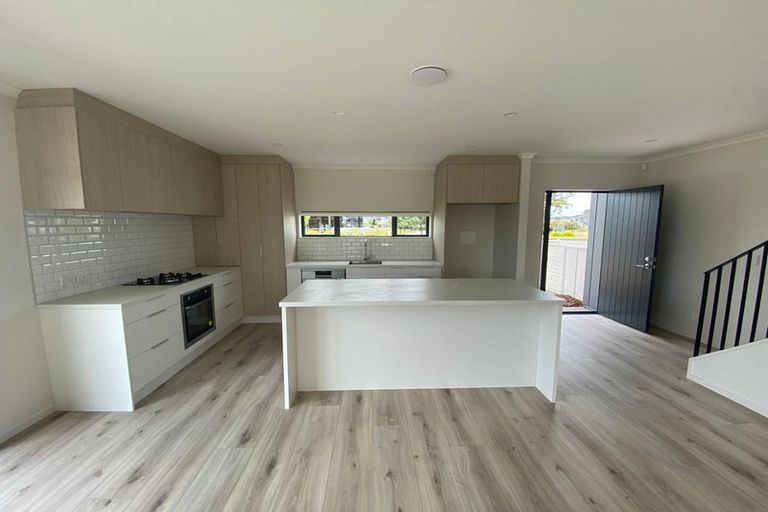 Photo of property in 53 Periko Way, Takanini, 2112