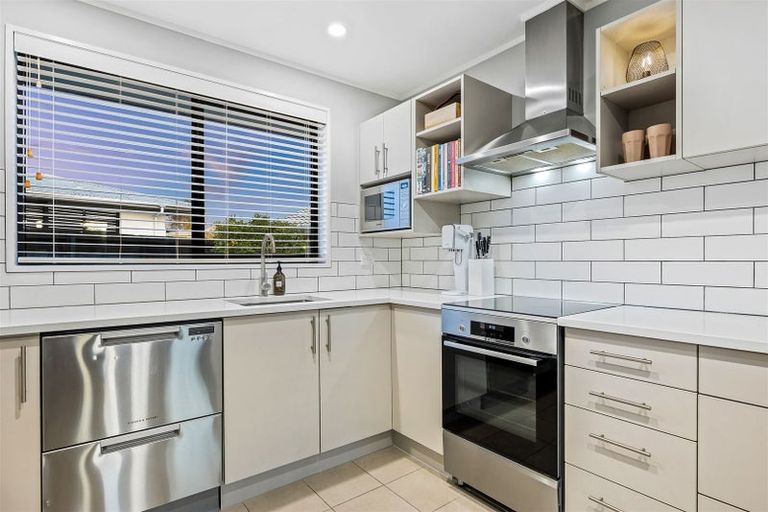 Photo of property in 5 Bulman Place, Casebrook, Christchurch, 8051