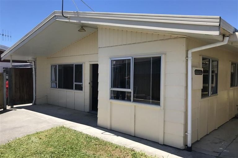 Photo of property in 40 Wynyard Crescent, Tamatea, Napier, 4112