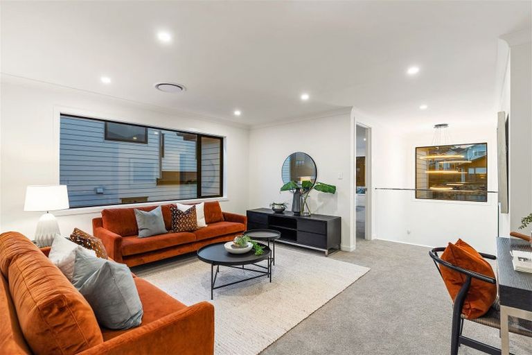 Photo of property in 6 Luff Place, Long Bay, Auckland, 0630