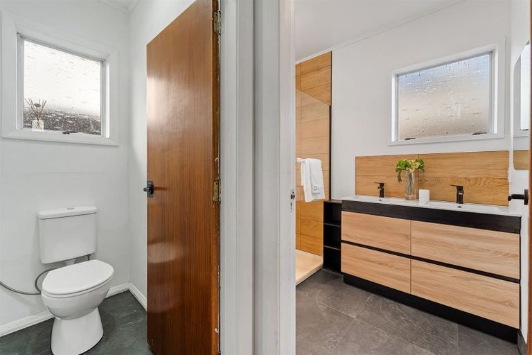 Photo of property in 60a Waimumu Road, Massey, Auckland, 0614