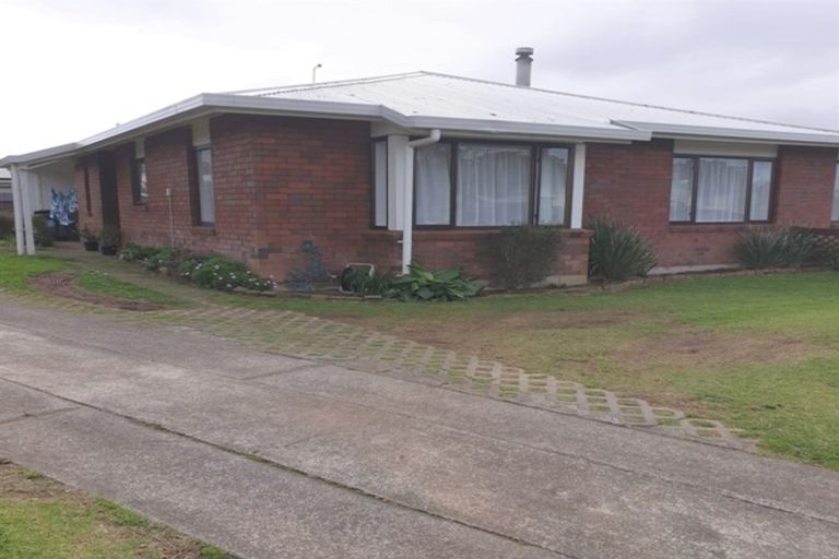 Photo of property in 70 Sandspit Road, Waiuku, 2123