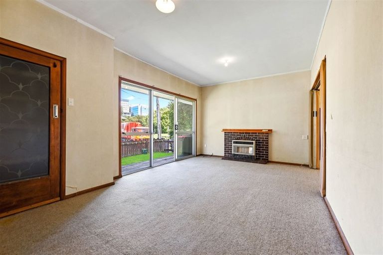 Photo of property in 24 Opoia Road, Hamilton East, Hamilton, 3216