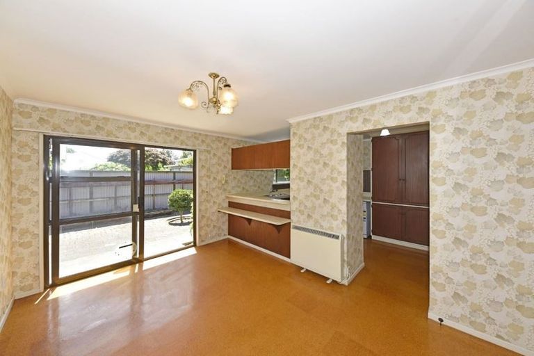 Photo of property in 2/11 Gatonby Place, Avonhead, Christchurch, 8042