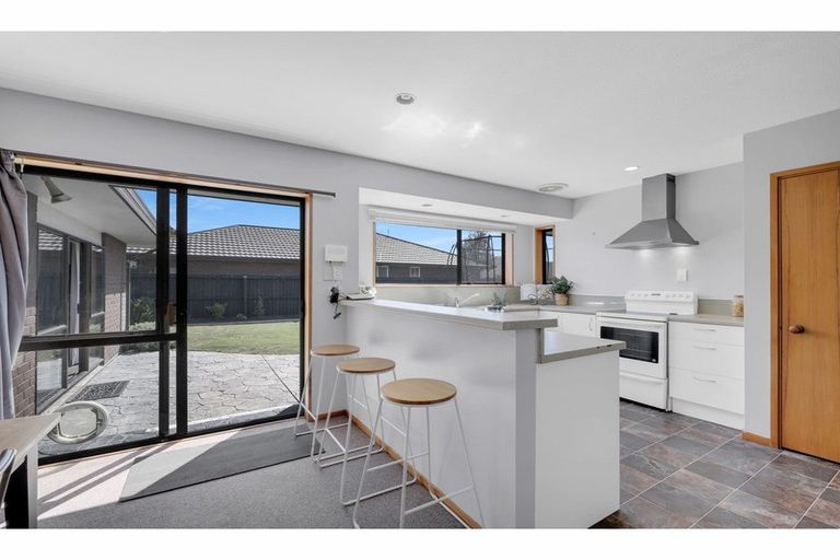 Photo of property in 22 Giles Place, Shirley, Christchurch, 8061