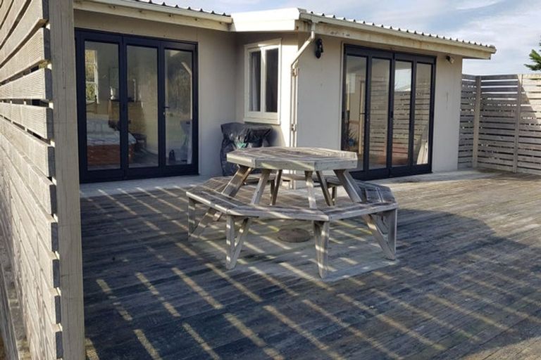 Photo of property in 32 Hunia Terrace, Himatangi Beach, Foxton, 4891