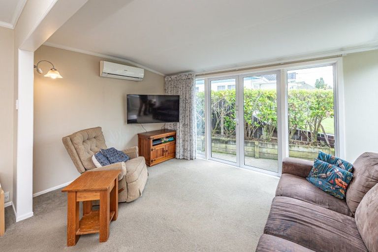 Photo of property in 43 Parkes Avenue, Saint Johns Hill, Whanganui, 4501