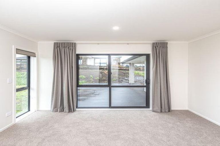 Photo of property in 32 Tirimoana Place, Otamatea, Whanganui, 4501