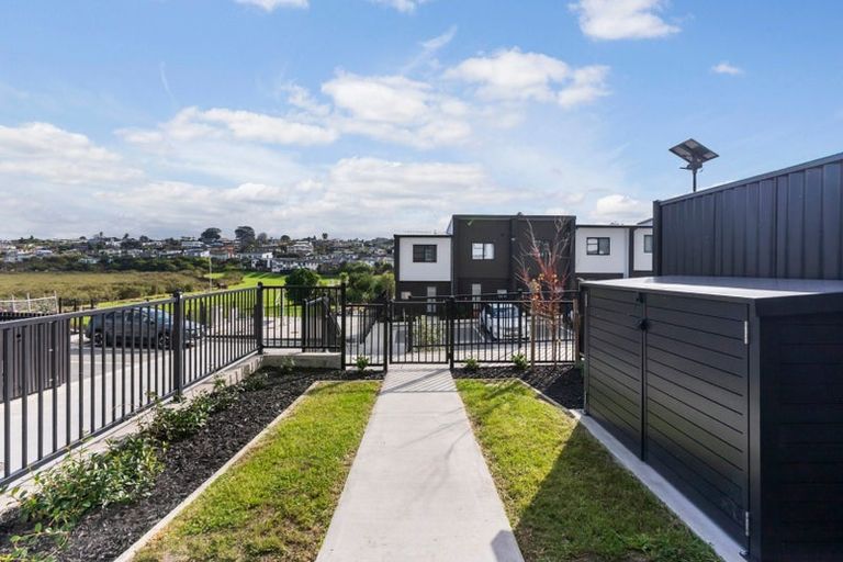Photo of property in 8/4 Limestone Drive, Hobsonville, Auckland, 0616