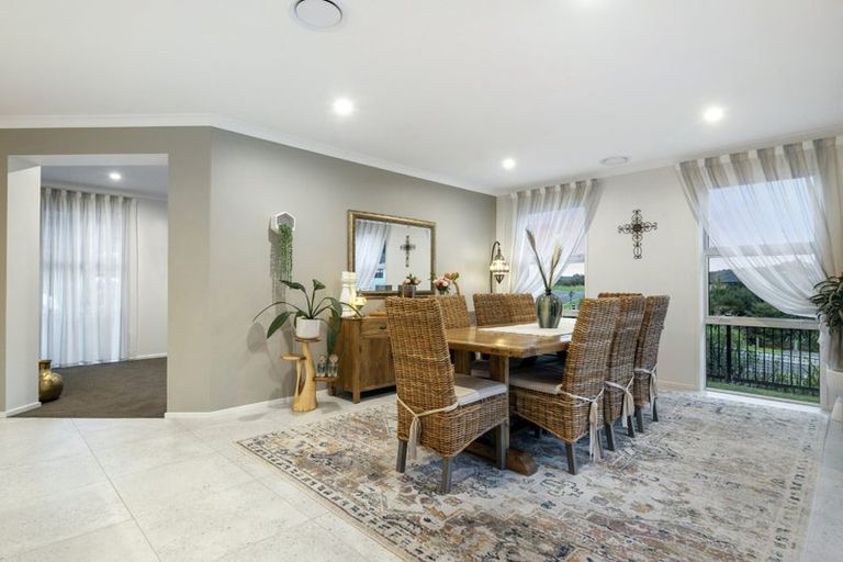 Photo of property in 23 Maraeariki Avenue, Orewa, 0931
