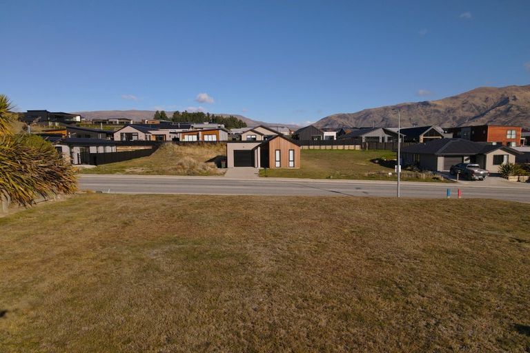 Photo of property in 214 Aubrey Road, Wanaka, 9305