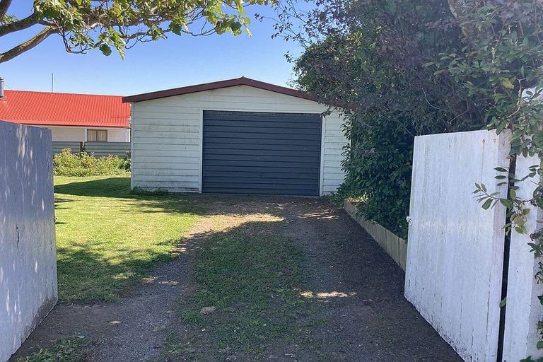 Photo of property in 200 Bridge Street, Eltham, 4322