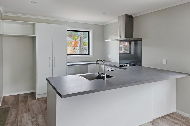 Photo of property in 4/64 Glen Road, Stokes Valley, Lower Hutt, 5019