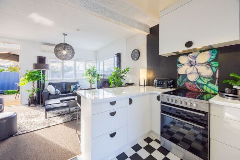 Photo of property in 7a-b Jull Crescent, Waipukurau, 4200