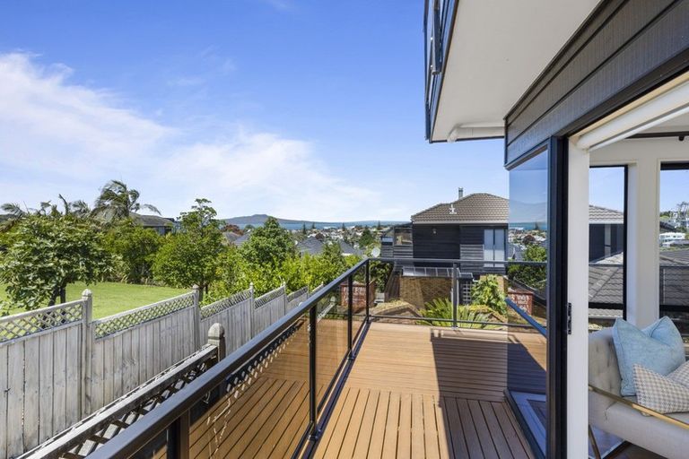 Photo of property in 1/11 Seaview Road, Castor Bay, Auckland, 0620