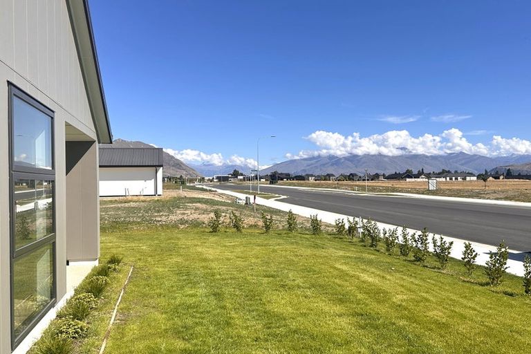 Photo of property in 46 Deans Drive, Wanaka, 9382