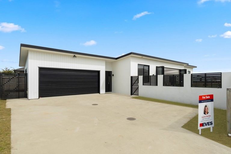 Photo of property in 19 Harding Drive, Papamoa Beach, Papamoa, 3118