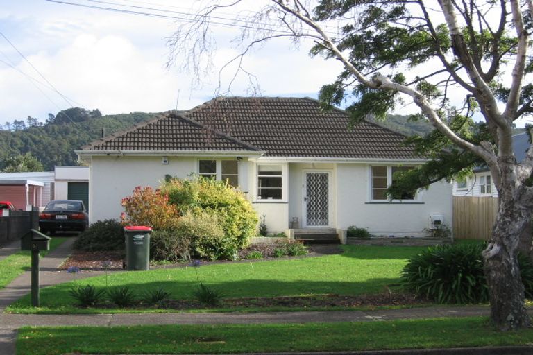 Photo of property in 5 Mcdonald Street, Taita, Lower Hutt, 5011
