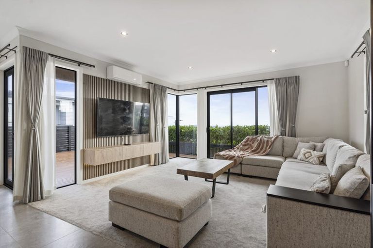 Photo of property in 13 Hautoa Lane, Flat Bush, Auckland, 2019