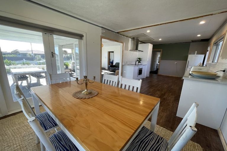 Photo of property in 1 Chester Place, Taradale, Napier, 4112