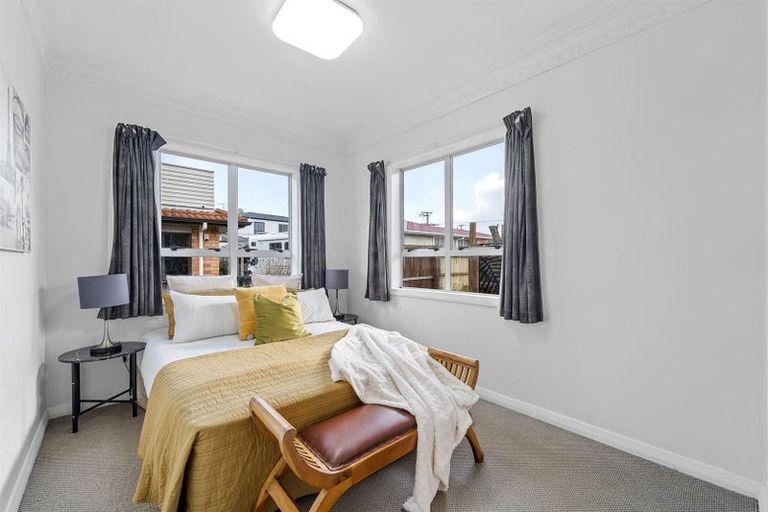 Photo of property in 60a Waimumu Road, Massey, Auckland, 0614