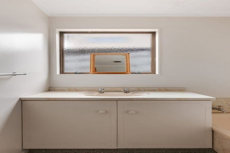 Photo of property in 8 Muir Place, Te Puke, 3119