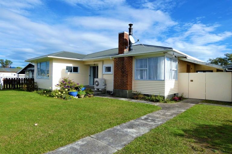 Photo of property in 8 Derby Street, Westport, 7825