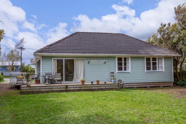 Photo of property in 110 Brandon Street, Featherston, 5710