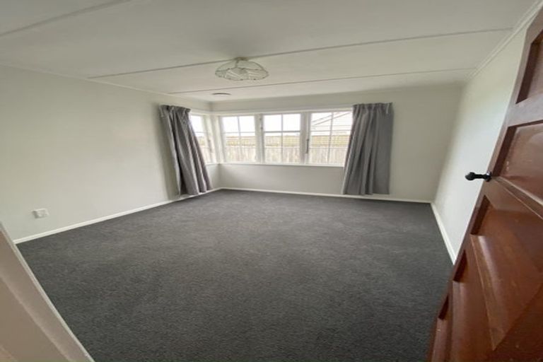 Photo of property in 654 Featherston Street, Roslyn, Palmerston North, 4414