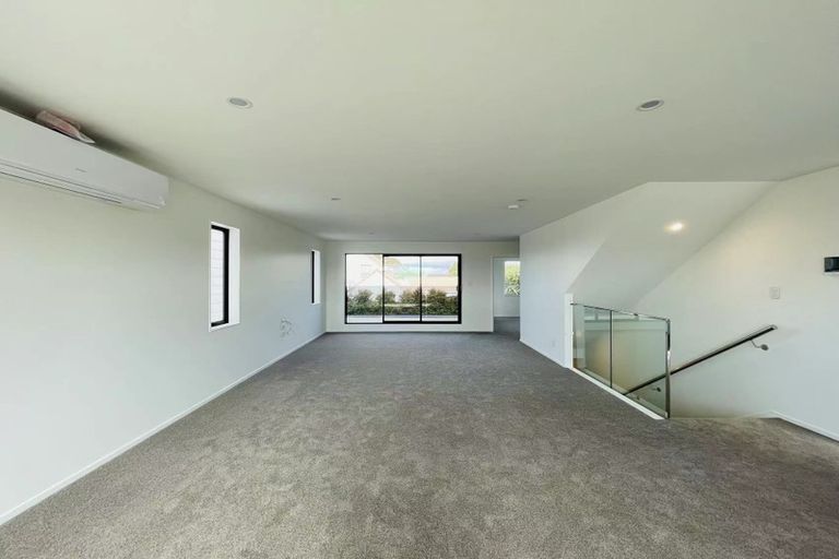 Photo of property in 1b Tui Glen Road, Birkenhead, Auckland, 0626
