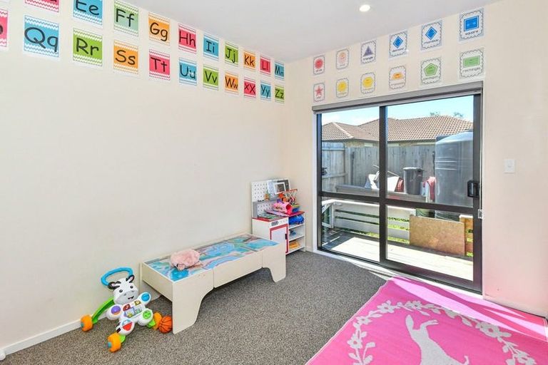 Photo of property in 10 Tapuwae Way, Mangere Bridge, Auckland, 2022