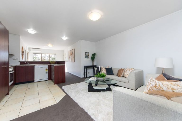 Photo of property in The Haven, 12/120 Beach Haven Road, Beach Haven, Auckland, 0626